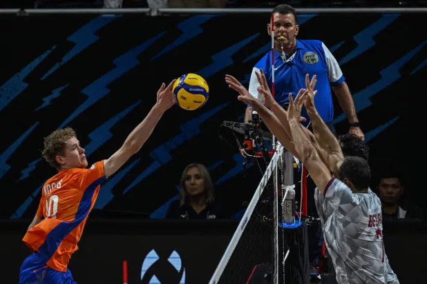 منتخب قطر خسر من هولندا في مونديال الطائرة (أ.ف.ب)