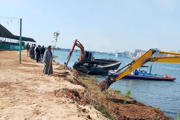 إحدى حملات إزالة التعديات على نهر النيل في مصر (وزارة الري المصرية)
