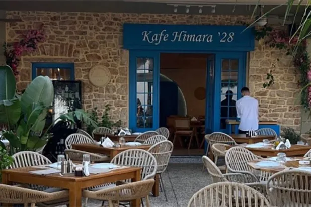 "كافيه هيمارا 28" في هيمارا جنوب ألبانيا (الشرق الاوسط)