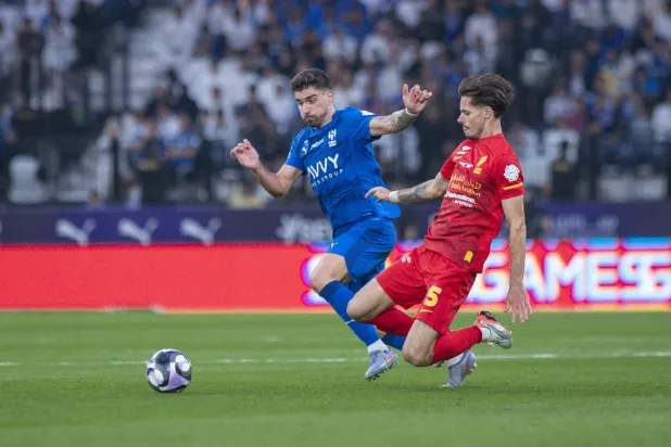 من المواجهة التي جمعت الهلال والقادسية في الرياض (تصوير: يزيد السمراني)