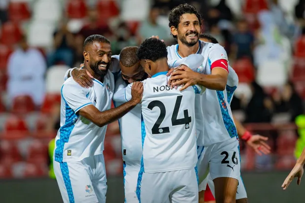 فرحة لاعبي نيوم بالهدف الثاني (موقع النادي)
