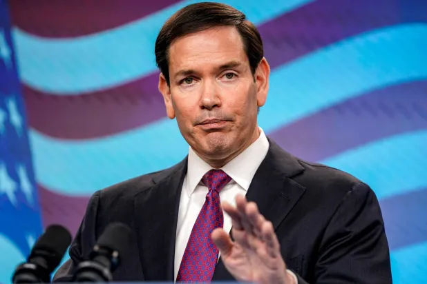 ماركو روبيو وزير الخارجية الأميركي خلال المؤتمر الصحافي المشترك مع رئيس وزراء إسرائيل (أ.ف.ب)