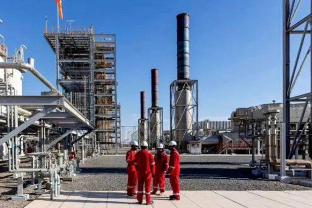 حقل لإنتاج الغاز في سلطنة عمان (رويترز)