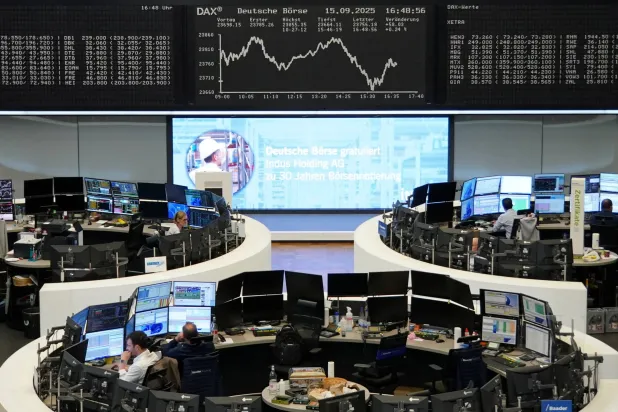 مؤشر أسعار الأسهم الألماني «داكس» في بورصة فرانكفورت (رويترز)
