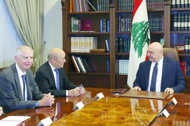 الرئيس اللبناني جوزيف عون خلال استقباله الأسبوع الماضي الموفد الفرنسي جان إيف لودريان (الرئاسة اللبنانية)