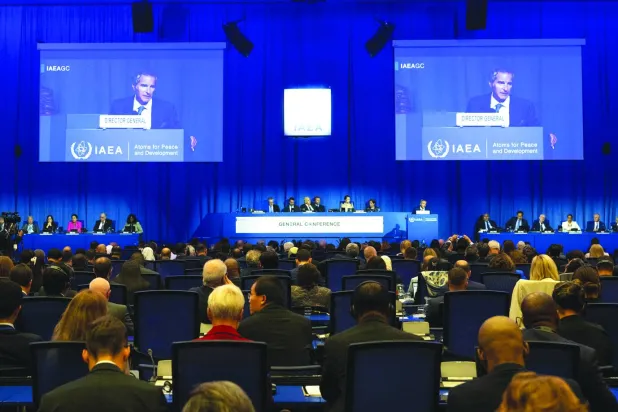 رافاييل غروسي يتحدث خلال مؤتمر «الوكالة الدولية للطاقة الذرية» في فيينا يوم 15 سبتمبر 2025 (أ.ف.ب)