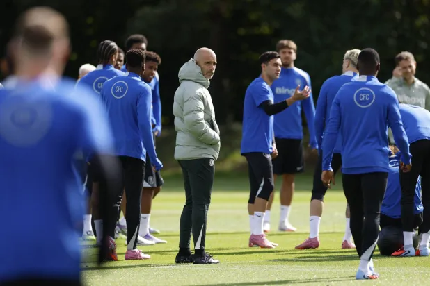 إنزو ماريسكا يقود تدريب تشيلسي الأخير قبل مواجهة بايرن ميونيخ (رويترز)