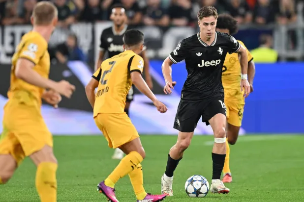 التعادل 4/4 حكم مواجهة يوفنتوس ودورتموند (إ.ب.أ)