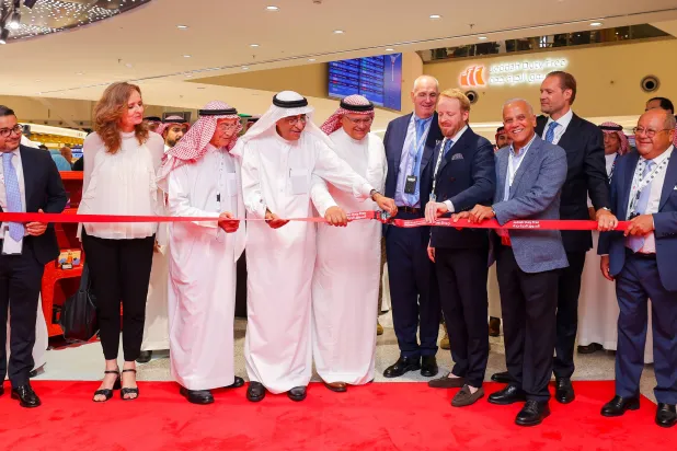 تدشين السوق الحرة في مطار الملك عبد العزيز الدولي بجدة