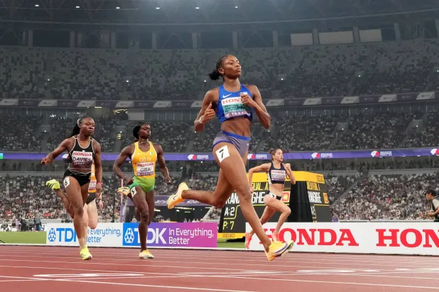 الدور قبل النهائي يقام الخميس بينما سيقام النهائي الجمعة (رويترز)