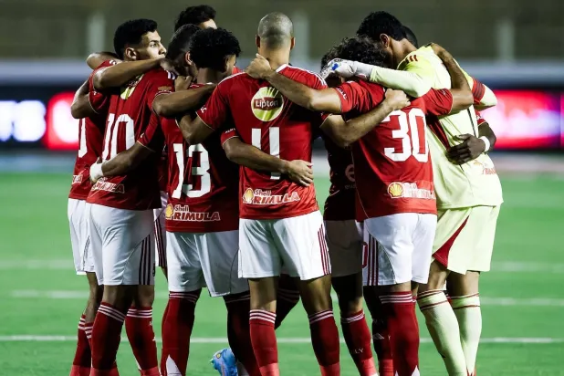 الأهلي أعلن عن مرض لاعبه إمام عاشور بعدوى فيروسية وإصابة «زيزو» في العضلة الضامة (حساب الأهلي على فيسبوك)