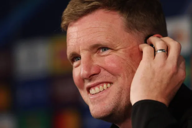 هاو خلال المؤتمر الصحافي (رويترز)