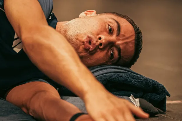 رونالدو اكتفى بأداء تدريبات خفيفة قبل المغادرة (نادي النصر)