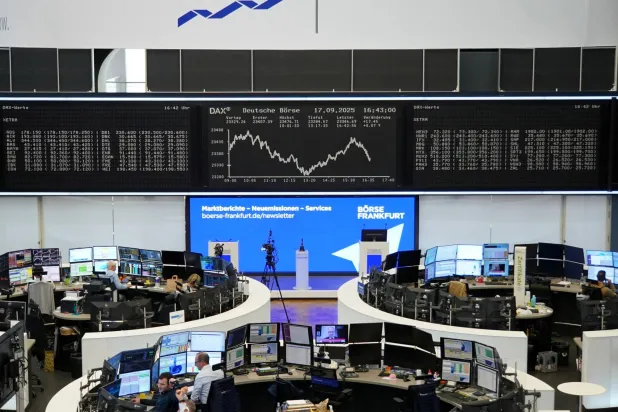 رسم بياني لمؤشر الأسهم الألماني «داكس» في بورصة فرنكفورت (رويترز)