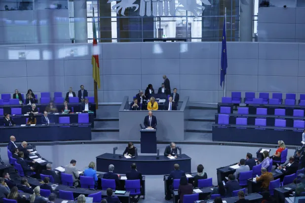 أعضاء البرلمان الألماني يستعرضون ميزانيات الوزارات ضمن موازنة 2025 خلال جلسة «البوندستاغ» (د.ب.أ)