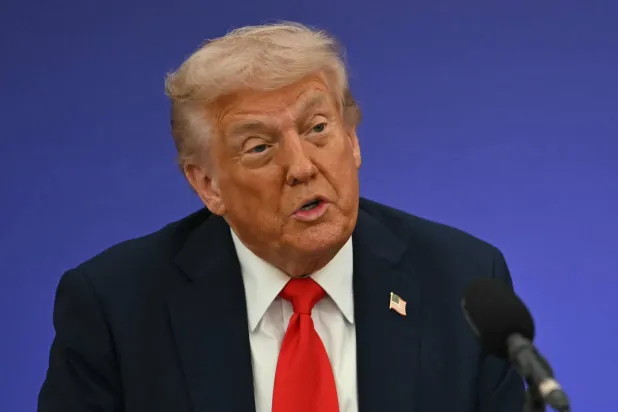 ترمب يفتتح فعالية تجارية مع كير ستارمر في تشيكرز لإعلان صفقات تكنولوجية وتجارية (أ.ف.ب)