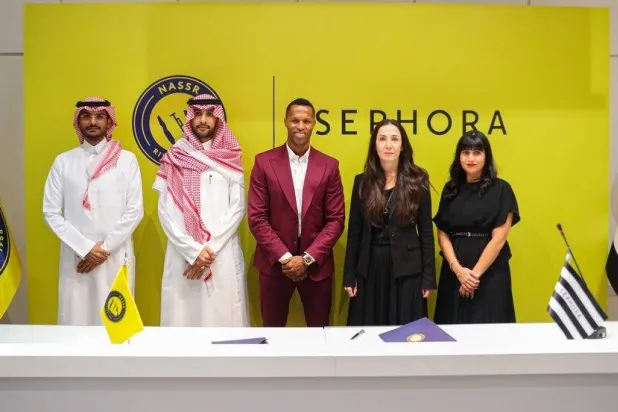 جانب من توقيع عقد الشراكة (نادي النصر)