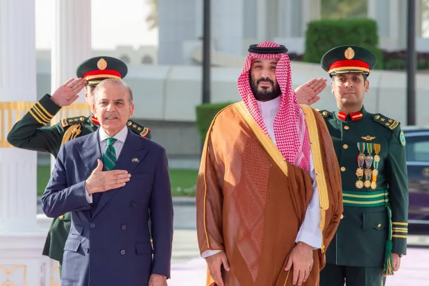 الاتفاق السعودي الباكستاني «يعيد صياغة الردع في المنطقة» 