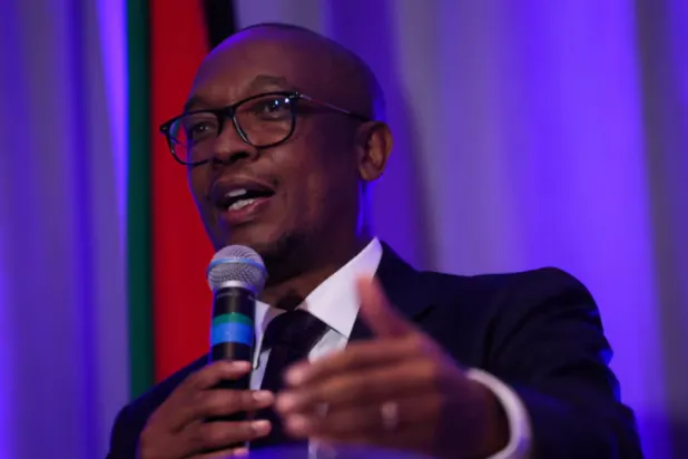 باركس تاو وزير التجارة الجنوب أفريقي يتحدث في مؤتمر صحافي بواشنطن يوم 21 مايو 2025 (رويترز)