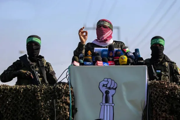 «أبو عبيدة» خلال خطاب في قطاع غزة (كتائب القسام)