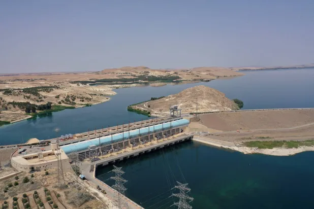 مشهد عام لسد تشرين في شمال سوريا (رويترز)