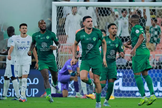 نجح الأهلي بالعودة لأجواء المباراة في الدقائق الأخيرة (رويترز) 