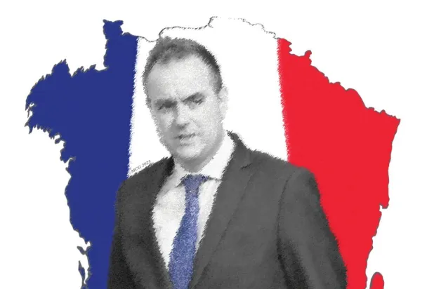 يوصف بأنه شخصية «تقليدية» تحبّ الطقوس العسكرية وتجميع الأوسمة والقبعات الحربية...والصيد