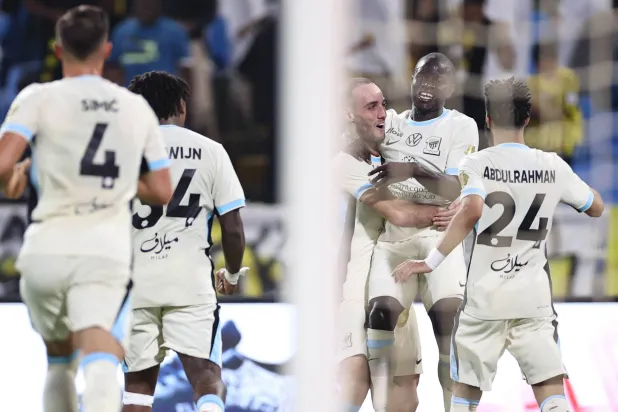 كانتي محتفلاً بهدف الفوز الاتحادي (تصوير: سعد العنزي)