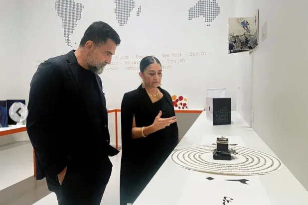 غادة خنجي في المعرض (إنستغرام)