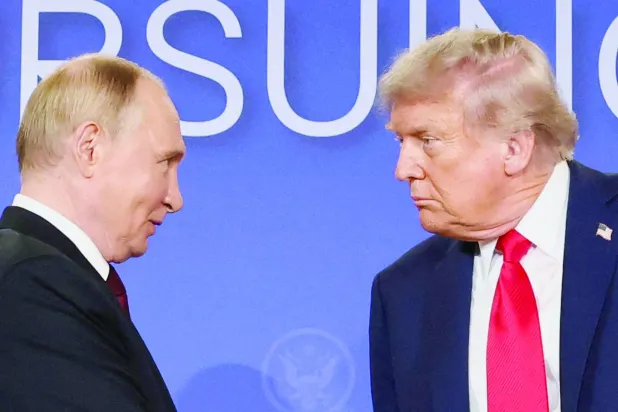 الرئيسان الأميركي دونالد ترمب والروسي فلاديمير بوتين في أنكوريج بألاسكا... 15 أغسطس 2025 (رويترز)