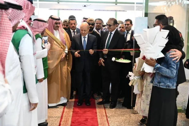 Chairman of The Presidential Leadership Council of Yemen Rashad al-Alimi, Saudi envoy launch projects in Aden (SPA file photo)