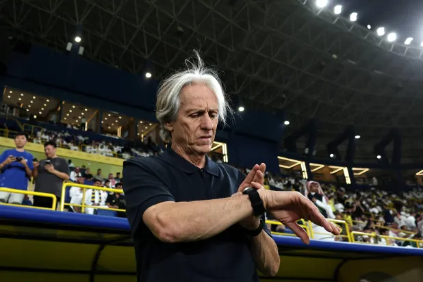 خيسوس حذّر لاعبيه من التهاون أمام الرياض (رويترز)