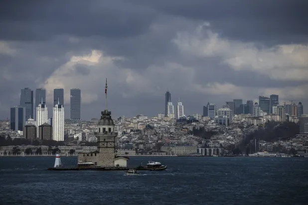 منظر عام لإسطنبول كما شوهدت من مضيق البوسفور (أ.ب)