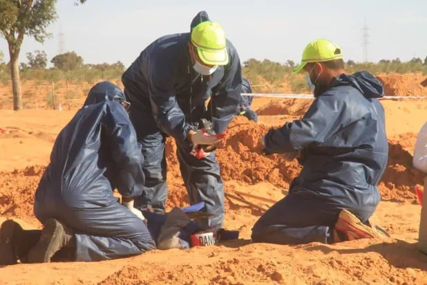 العثور على «مقابر جماعية» في ترهونة العام الماضي (هيئة البحث عن المفقودين)