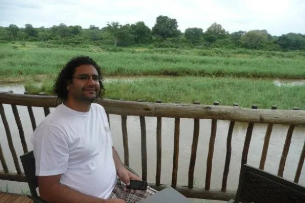 جاء العفو عن علاء عبد الفتاح عقب مناشدة «القومي لحقوق الإنسان» للرئيس السيسي (حسابه على «فيسبوك»)