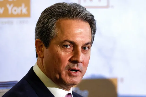 ألبرتو موسالم يتحدث أمام النادي الاقتصادي في نيويورك... فبراير 2025 (رويترز)