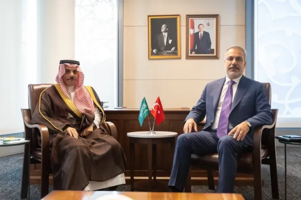 Suudi Arabistan Dışişleri Bakanı Prens Faysal bin Ferhan ve Türk mevkidaşı Hakan Fidan New York'ta bir araya geldi (SPA)