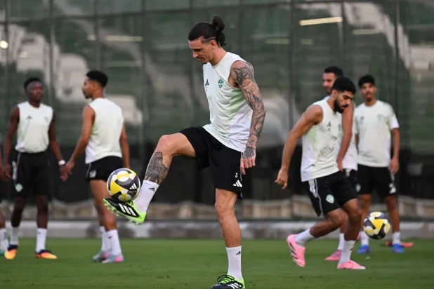 الأهلي يدخل المباراة متسلحاً بمعنويات عالية بعدما حقق بداية قوية للموسم (تصوير: علي خمج)