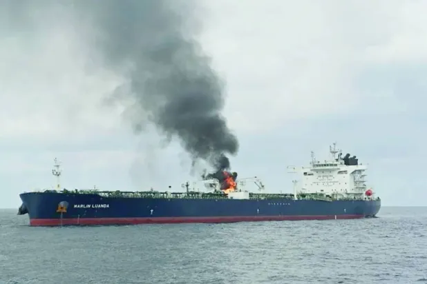 سفينة شحن بريطانية تعرضت لهجوم صاروخي حوثي في خليج عدن (أرشيفية - د.ب.أ)
