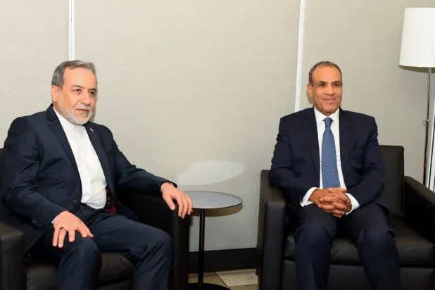 مصر تؤكد أهمية «تهيئة الظروف» لاستئناف المفاوضات الإيرانية - الأميركية