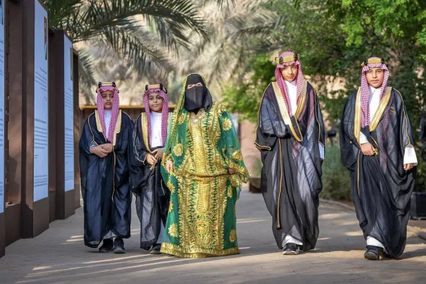 السعوديون يحتفلون باليوم الوطني الـ95 ويستذكرون لحظة التوحيد واستئناف التاريخ