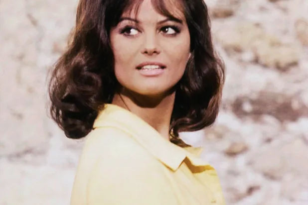 كلوديا كاردينالي كانت أيقونة سينما الستينات في القرن الماضي (أ.ب)