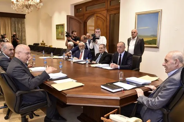 بري يُبقي قانون اقتراع المغتربين داخل اللجان الفرعية