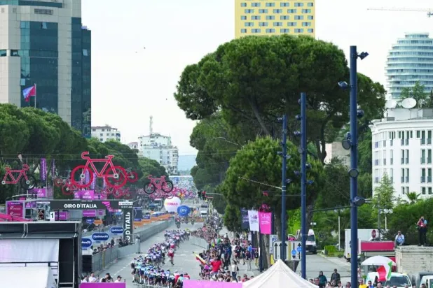 تيرانا تنفض غبار الشيوعية وتفتح ذراعيها للسياح