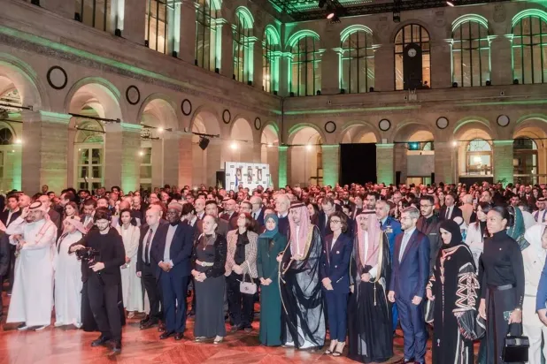 حضور تمثل بمسؤولين ودبلوماسيين وشخصيات فاعلة اجتماعياً واقتصادياً وثقافياً وإعلامياً (واس)