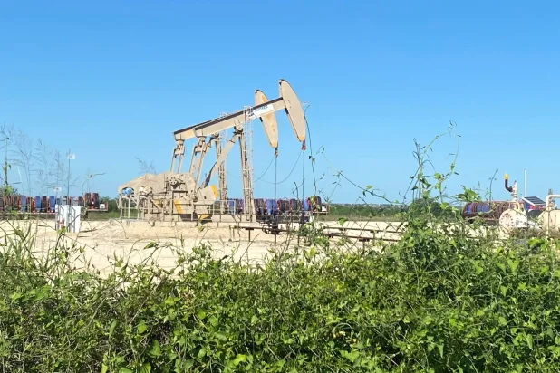 جني الأرباح وتباطؤ الطلب الموسمي يضغطان على أسعار النفط