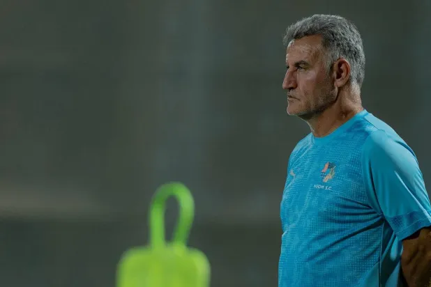 الفرنسي غالتييه في الحصة التدريبية الأخيرة للفريق (نادي نيوم) 