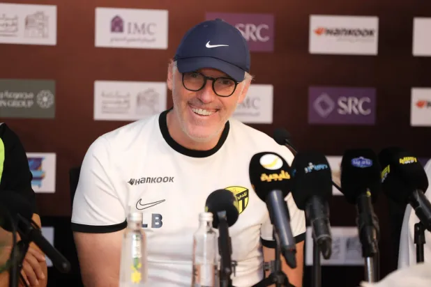 لوران بلان مدرب الاتحاد في المؤتمر الصحافي (تصوير: عدنان مهدلي) 