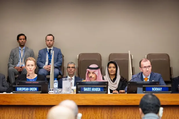 السعودية تعلن تحالفاً دولياً لتمويل السلطة الفلسطينية