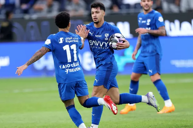 ليوناردو استثمر عودته بتقديم نفسه عبر ثنائية في شباك الأخدود (تصوير: مشعل القدير) 